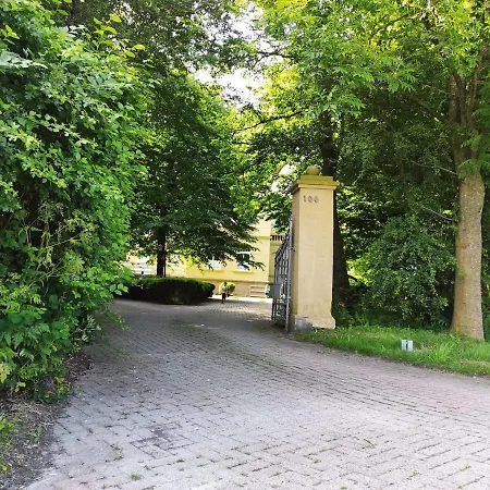 Sandkastenliebe Charmante In *